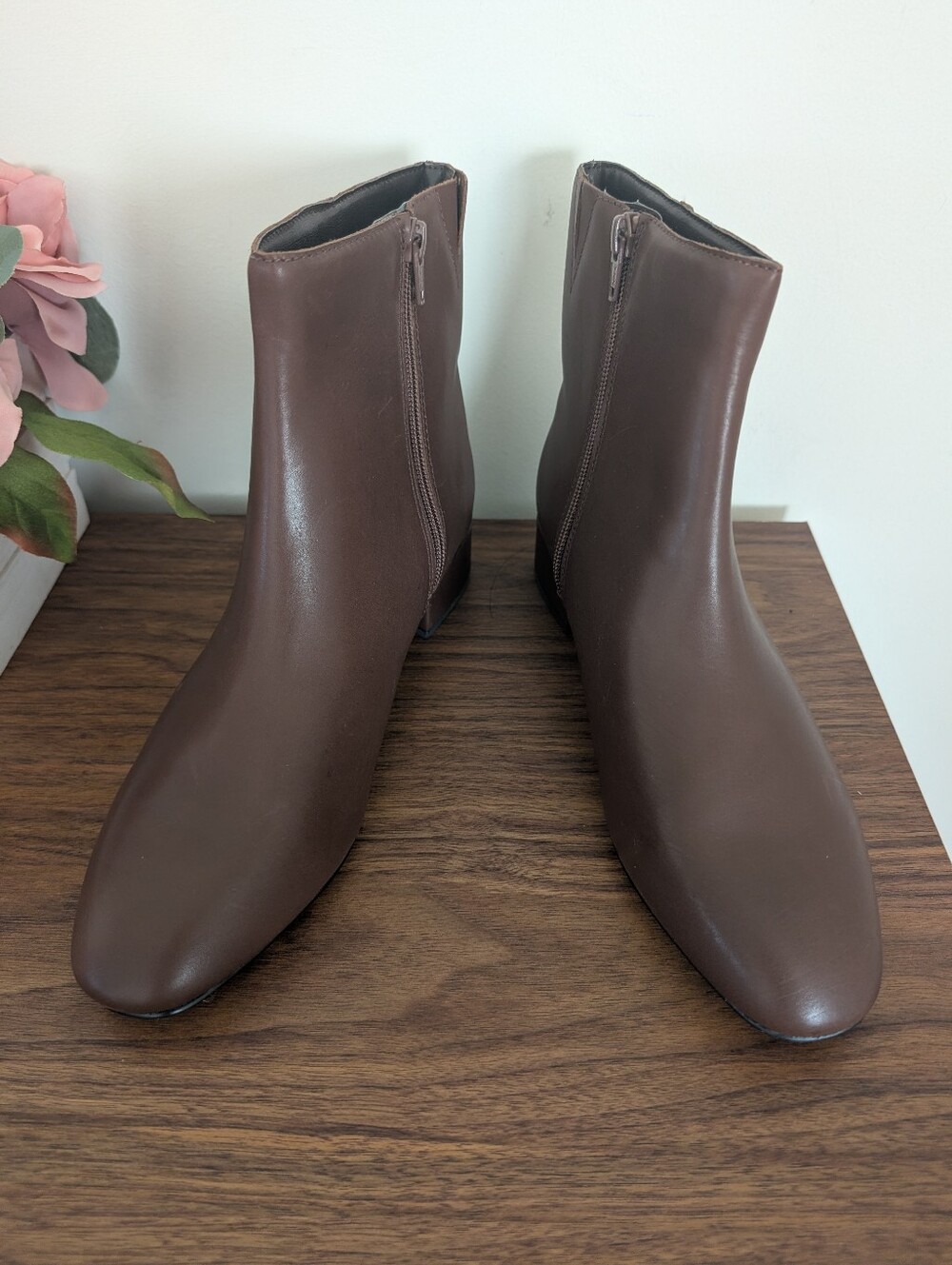 Banana Republic Burgundy Brown Ankle Boots - Classic Zip-Up Chelsea Style